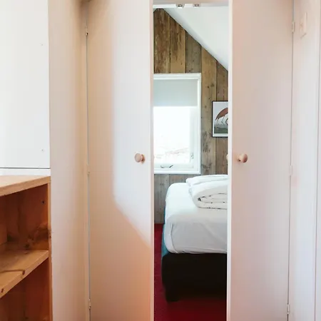 Dorpsweg 9 -