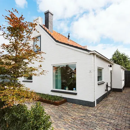 Dorpsweg 9 -